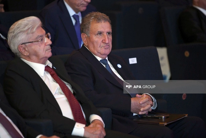 YAP-ın qurultayından maraqlı görüntülər - FOTO