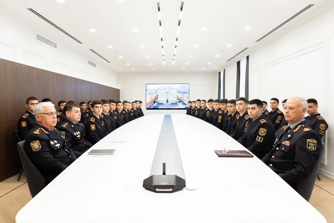 Vilayət Eyvazov xarici dövlətlərin polis akademiyalarına ezam olunacaq kursantları qəbul edib - FOTOLAR Vilayət Eyvazov xarici dövlətlərin polis akademiyalarına ezam olunacaq kursantları qəbul edib - FOTOLAR
