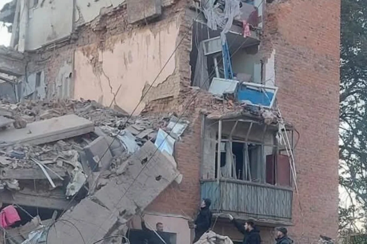 Ukraynaya raket zərbəsi nəticəsində 13 nəfər ölüb