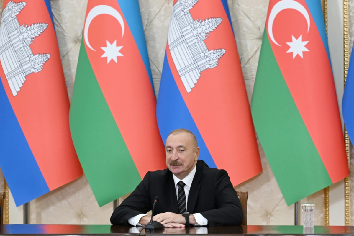 Kamboca ilə beynəlxalq təşkilatlarda çox sıx əməkdaşlıq edirik
