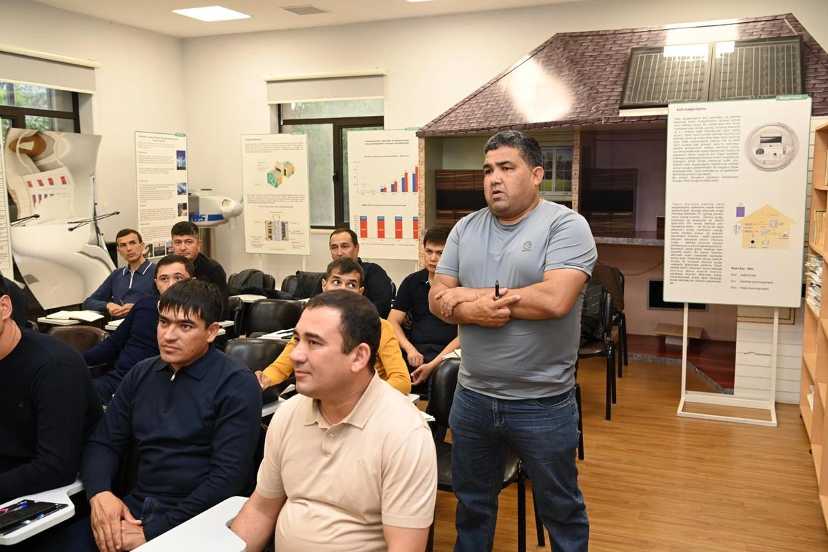 Azərbaycanın enerji təcrübəsi Özbəkistana ötürülür: mühəndis- energetiklər "Azərişıq" ASC-də təlimlərə başlayıblar - FOTOLAR