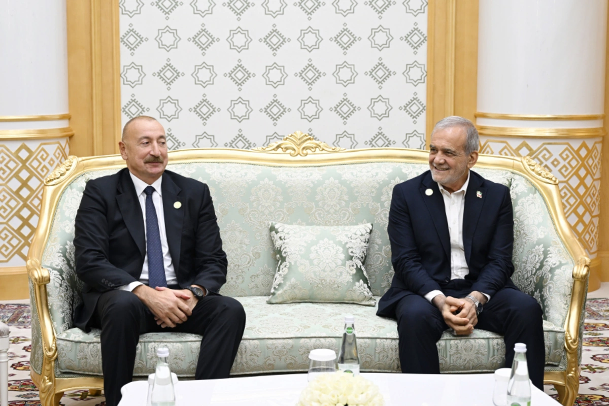 Türkmənbaşı şəhərində Prezident İlham Əliyevin İran Prezidenti ilə görüşü keçirilib