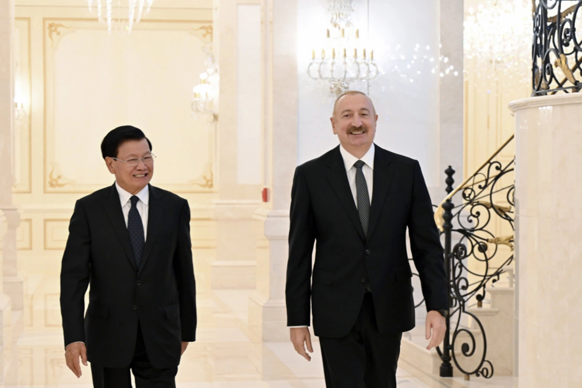 İlham Əliyevin adından Laos Prezidentinin şərəfinə rəsmi nahar verilib — FOTOLAR