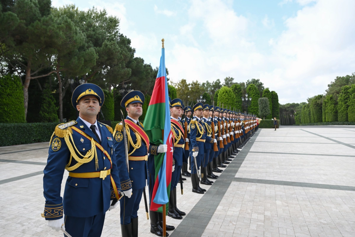 Laos Prezidentinin Bakıda rəsmi qarşılanma mərasimi olub — FOTOLAR