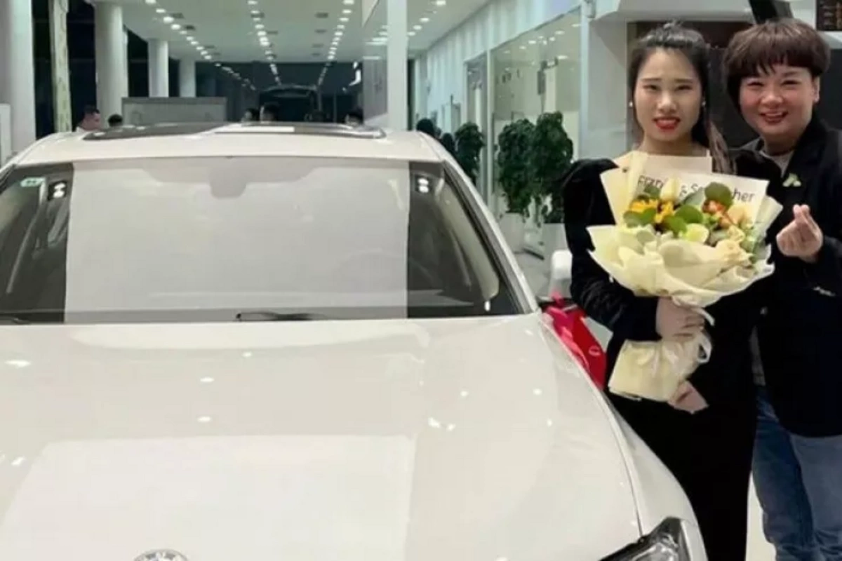 Müdir işə gedəndə üşüyən əməkdaşlarına BMW hədiyyə etdi