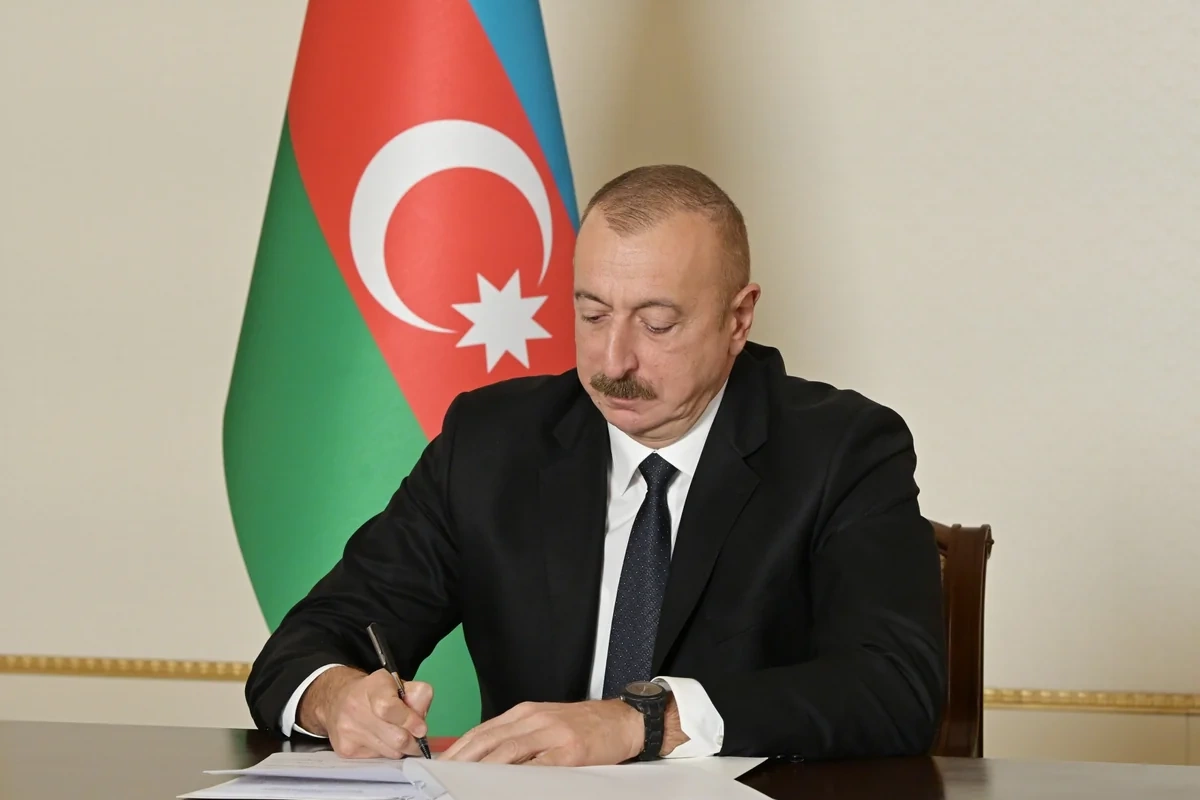 İlham Əliyev bir qrup prokurorluq əməkdaşını təltif edib - SİYAHI