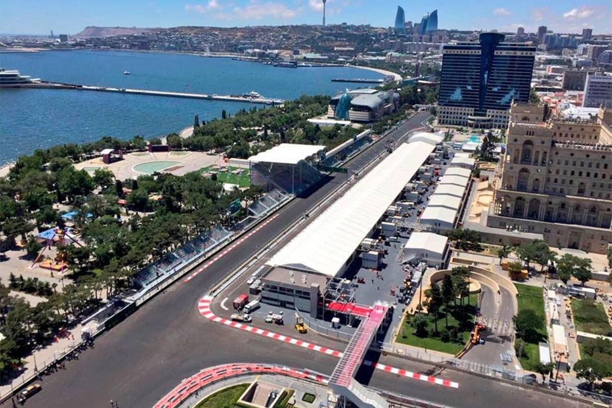 Formula 1 keçdiyi küçələrdə nəqliyyatın hərəkəti bərpa olundu