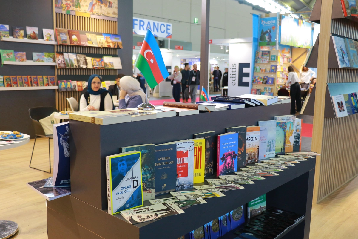 Azərbaycanın kitab mədəniyyəti 78-ci Frankfurt Beynəlxalq Kitab Sərgisində təqdim olunur - FOTOLAR