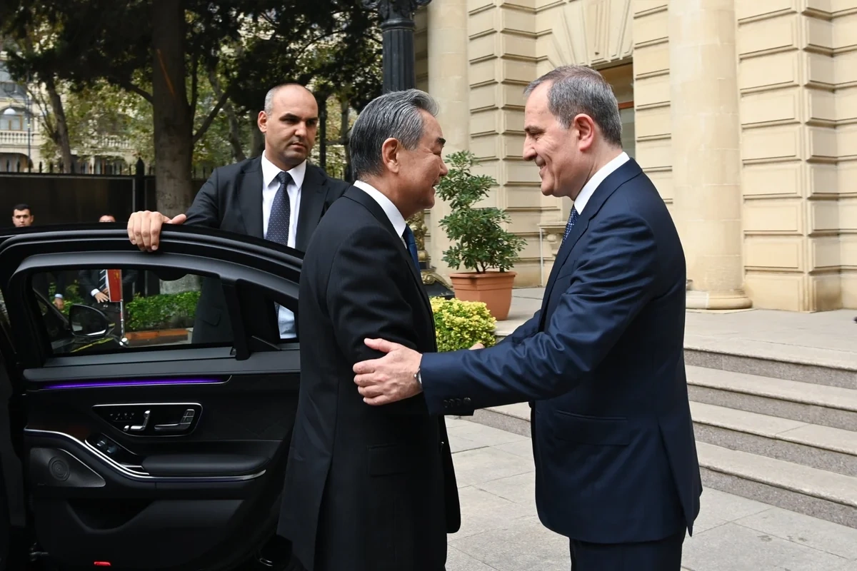 Ceyhun Bayramov çinli həmkarı ilə regional təhlükəsizliyi müzakirə edib - FOTOLAR