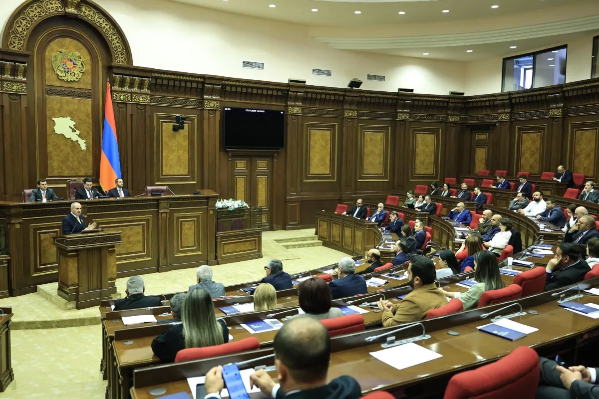 Erməni deputatlar əlbəyaxaya çıxdı