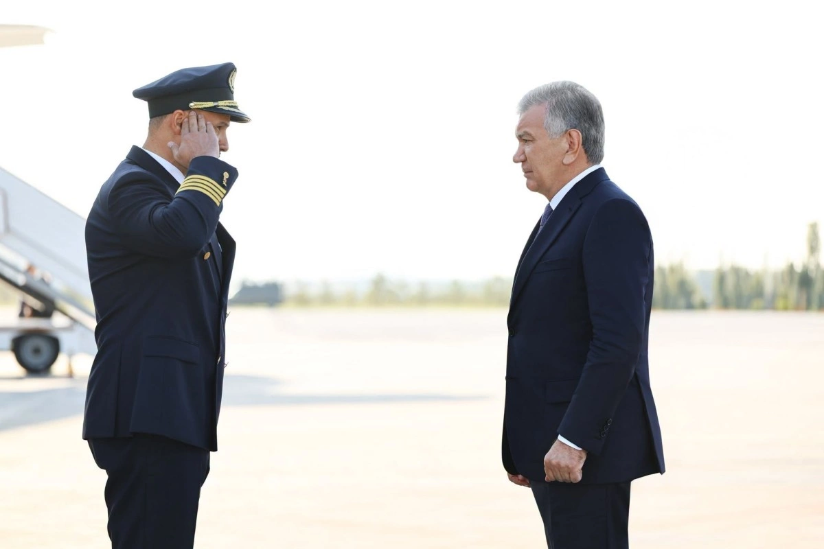 Şavkat Mirziyoyev Bakıya yola düşdü