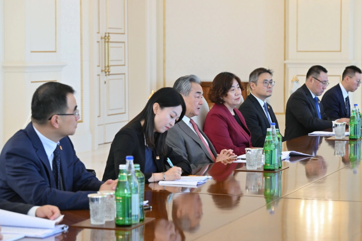 Prezident Vanq Yini qəbul etdi — FOTOLAR