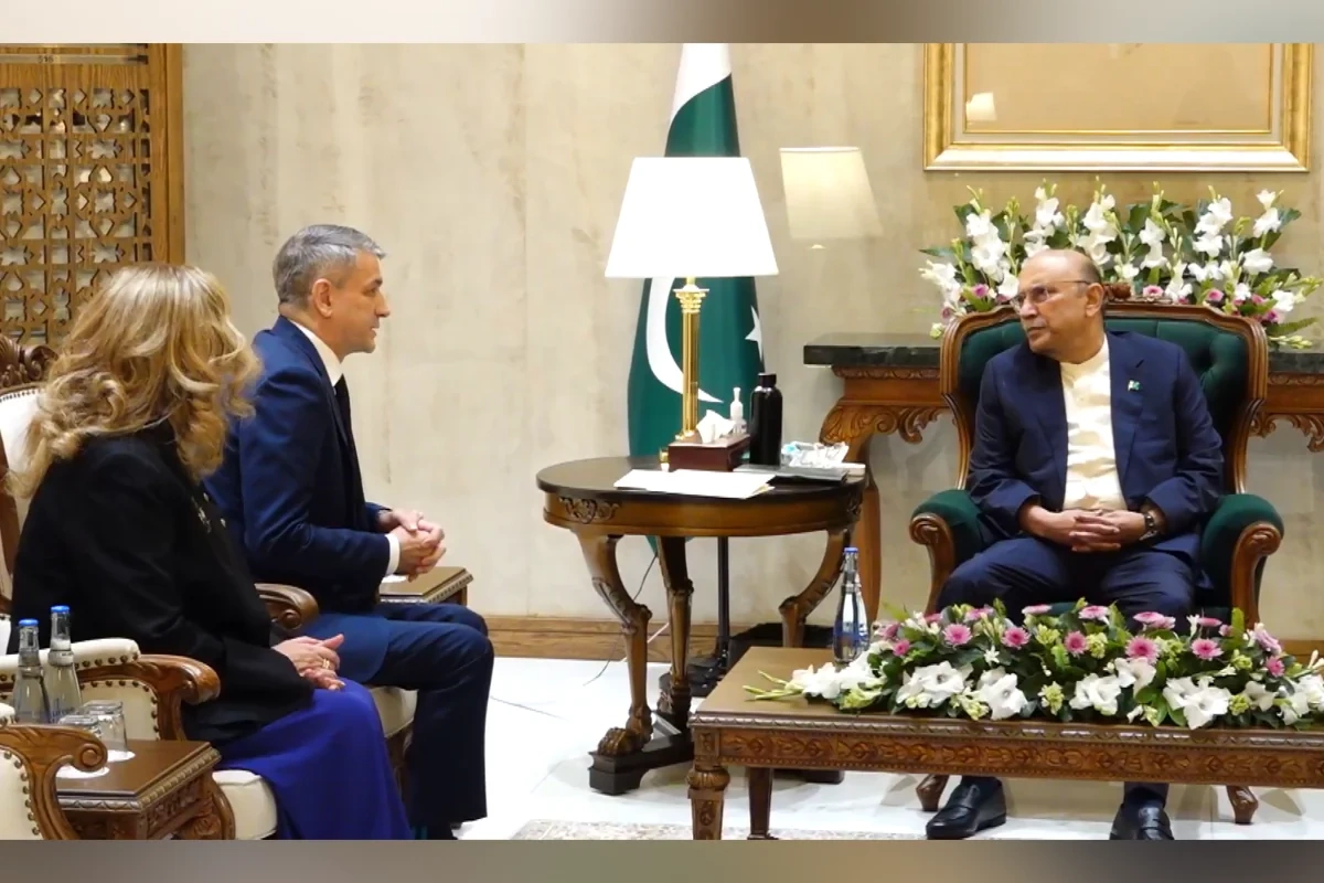 Azərbaycanın səfiri Pakistan Prezidentinə etimadnaməsini təqdim edib
