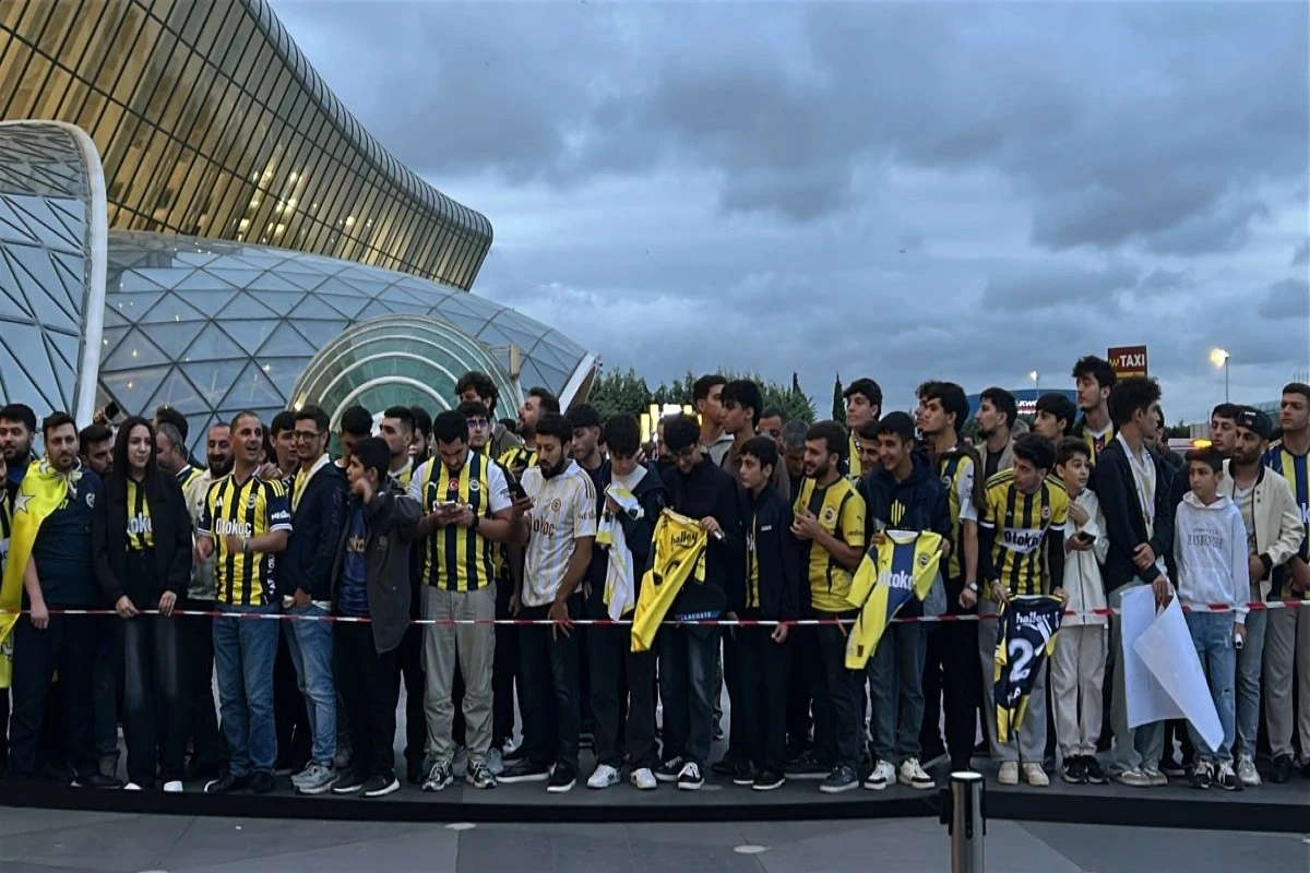 Fənərbaxça Bakıya gəlib