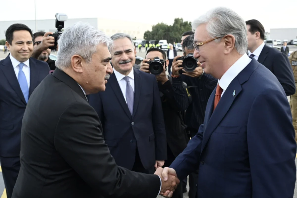 Qazaxıstan Prezidenti Azərbaycana gəldi - FOTOLAR
