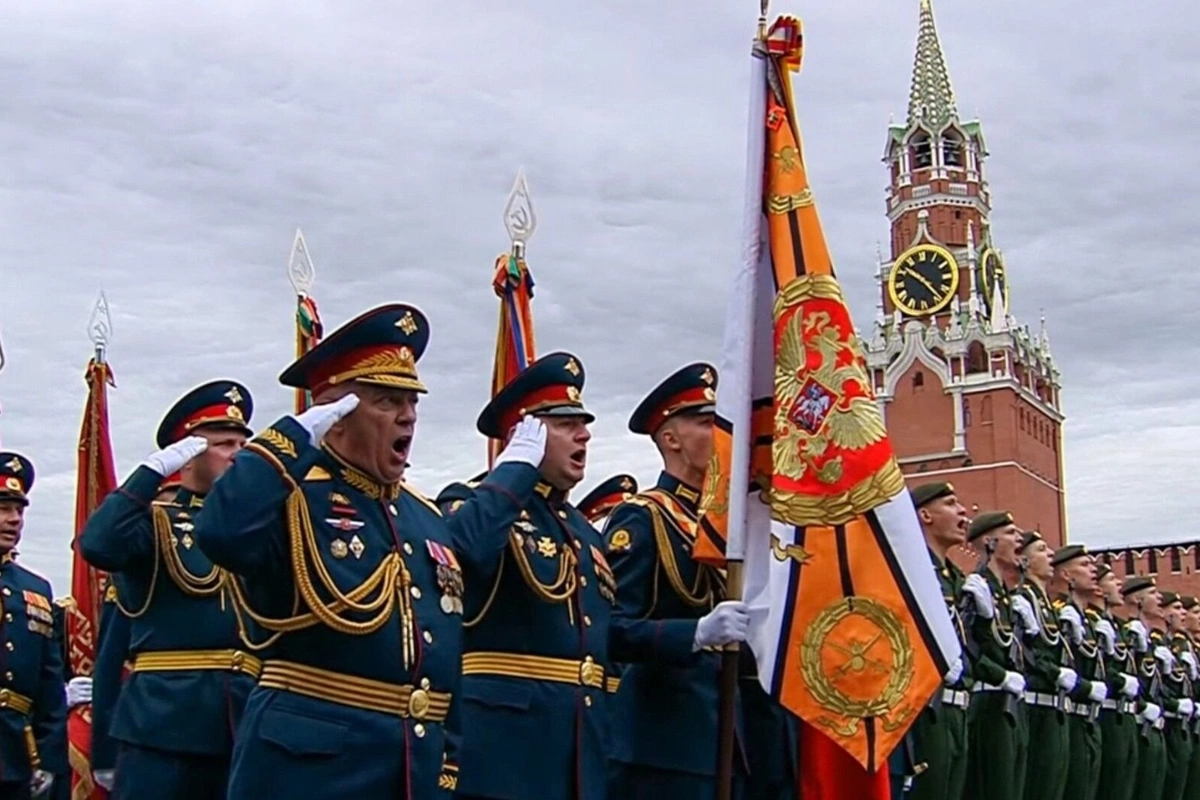 Rus ordusunun şəxsi heyətinin sayı bu qədər olacaq - Putin fərman imzaladı