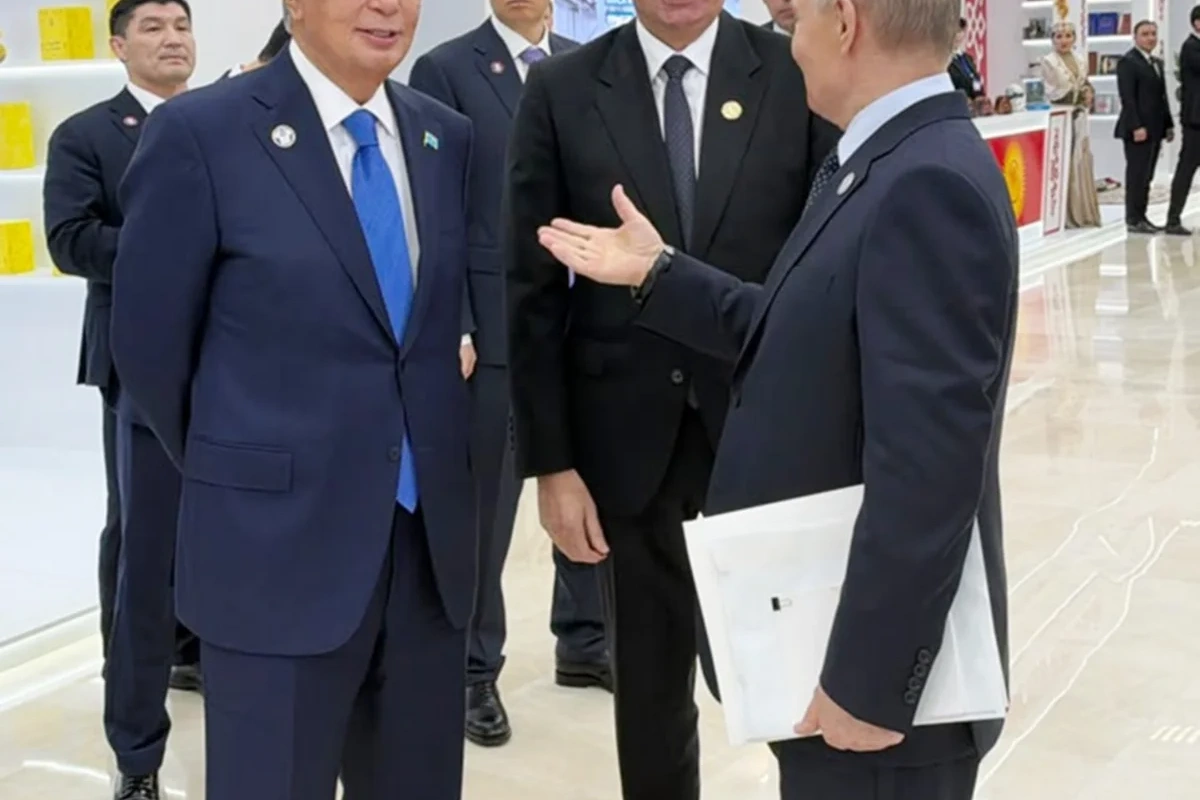 İlham Əliyev "Avaza" Kompleksində iştirakçı ölkələrin milli stendləri ilə tanış olub - FOTOLAR