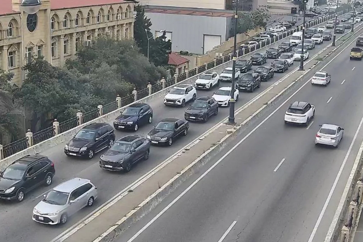 Bakıda hazırda bu yollarda sıxlıq var - Siyahı