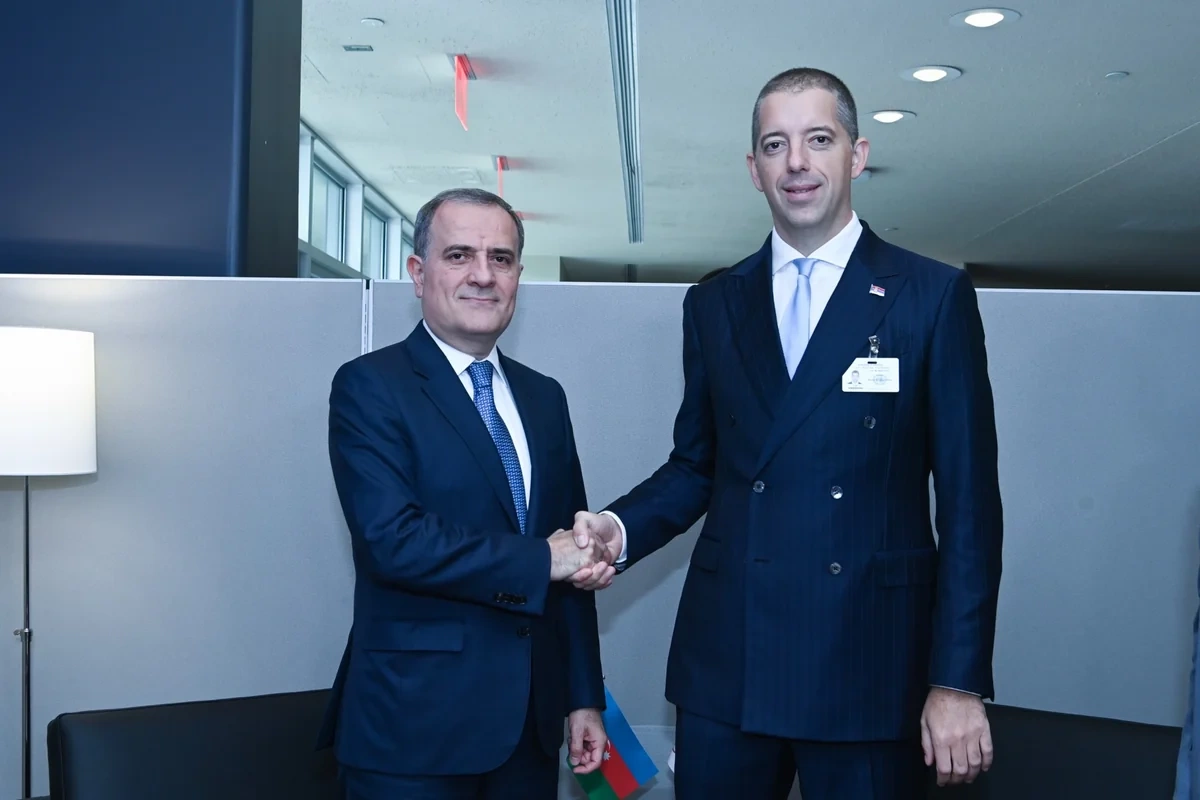 Ceyhun Bayramovla Serbiyanın XİN rəhbəri tərəfdaşlıq münasibətlərini müzakirə ediblər