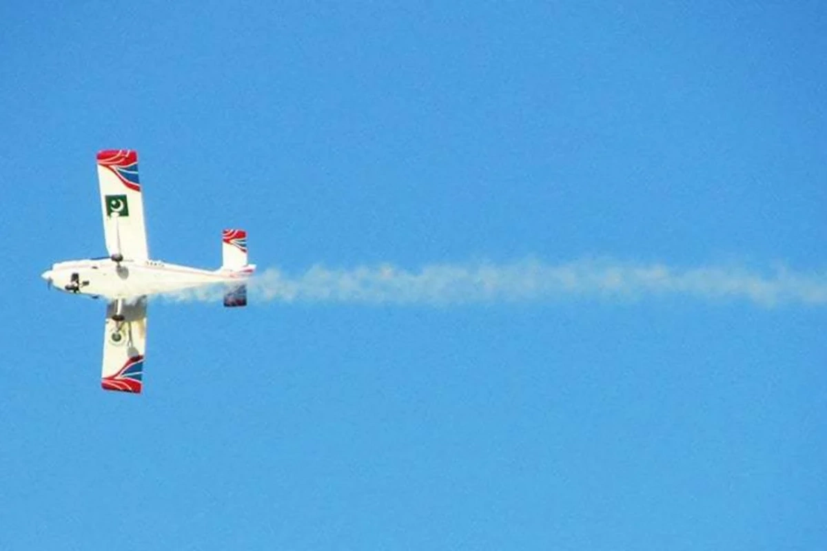 Pakistanda təyyarə qəzaya uğradı: Pilotlar həlak oldular - FOTO / VİDEO