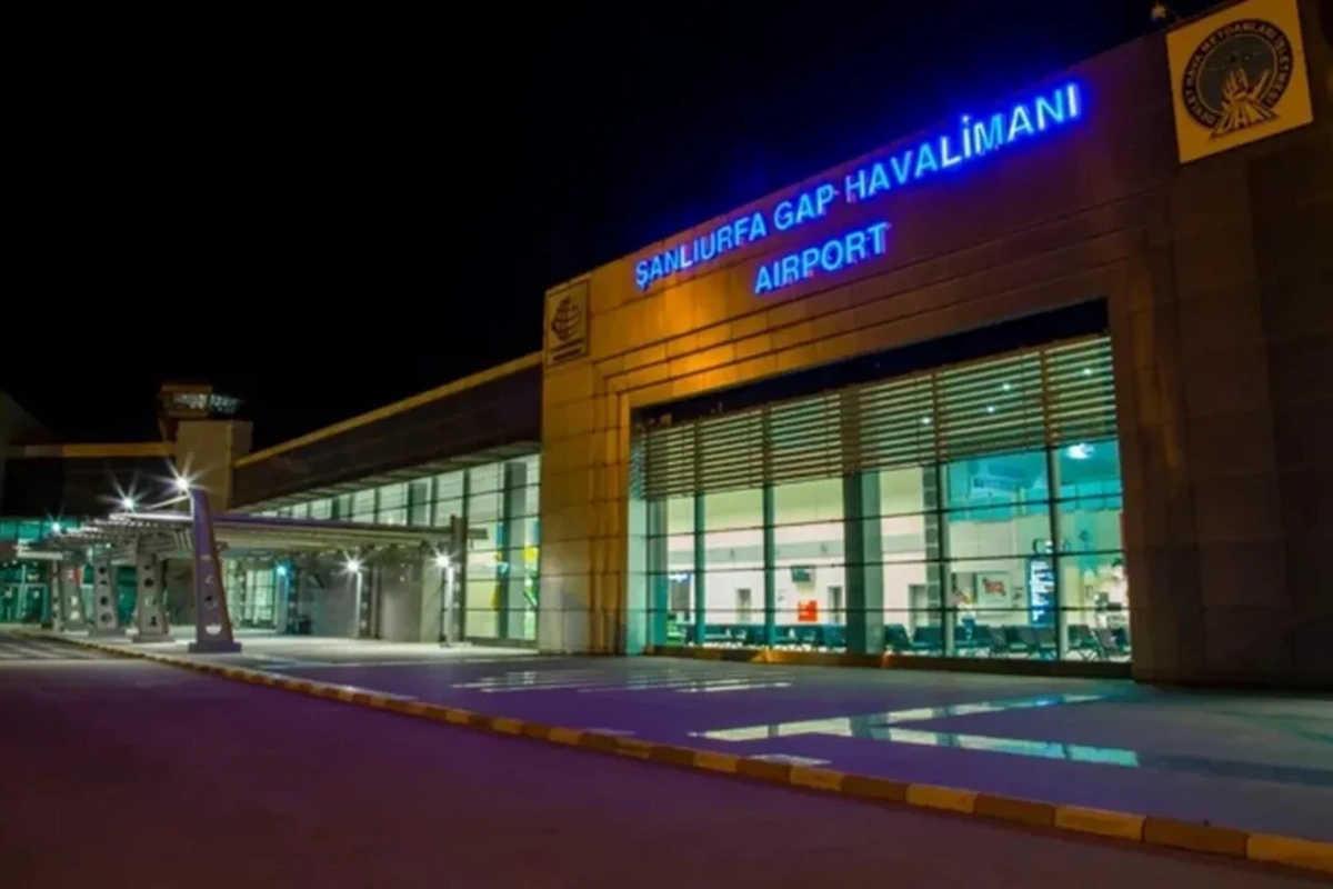 Türkiyədə sərnişin təyyarəsində bomba xəbərdarlığı ilə bağlı 143 nəfər təxliyə edilib