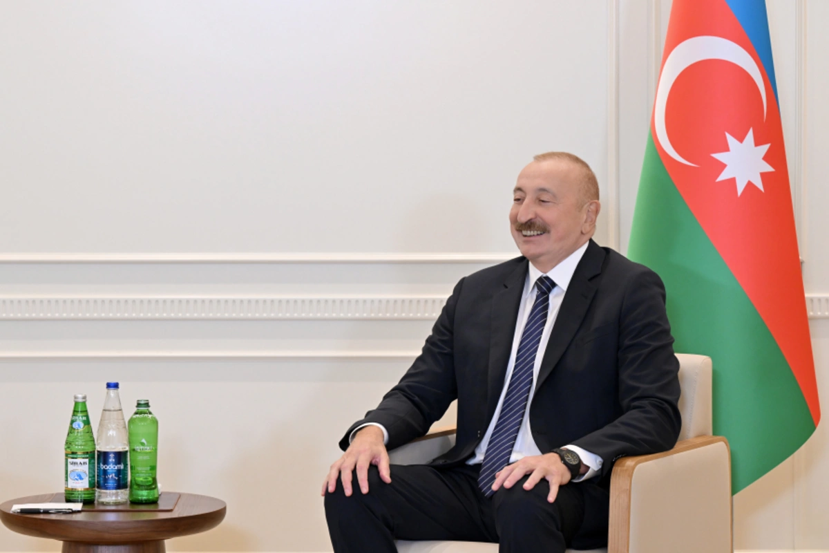İlham Əliyev Özbəkistan Prezidenti ilə görüşüb — FOTOLAR