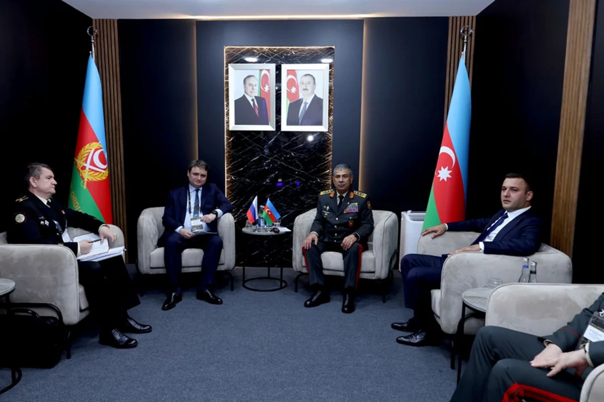 Azərbaycan-Rusiya hərbi əlaqələrinin inkişaf istiqamətləri müzakirə olunub - FOTO