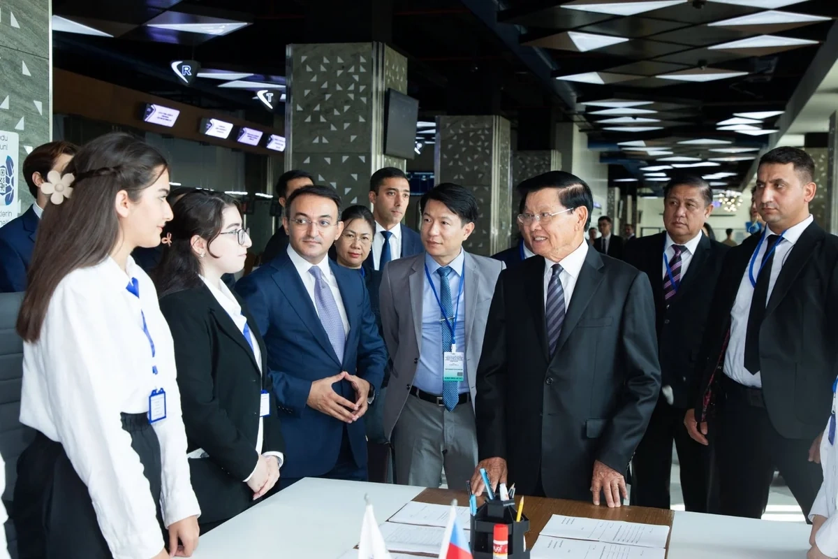 Laos Prezidenti "ASAN xidmət" mərkəzinin fəaliyyəti ilə tanış olub - FOTOLAR