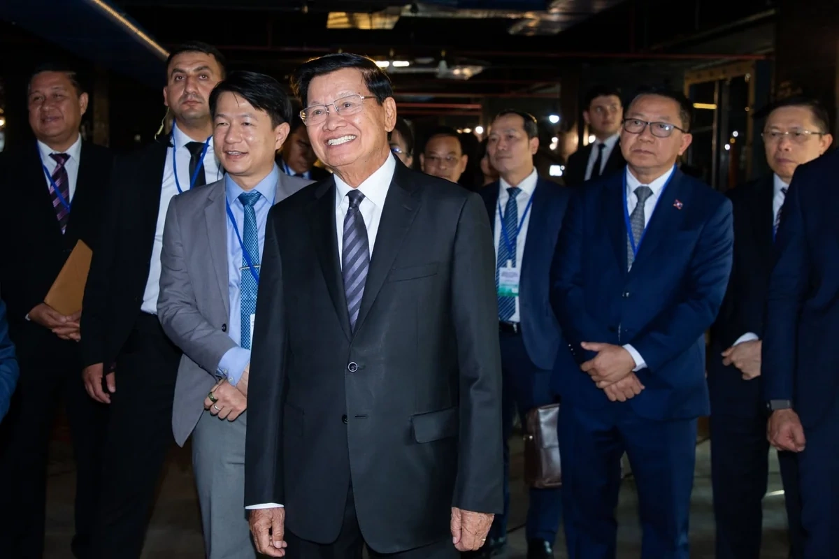 Laos Prezidenti "ASAN xidmət" mərkəzinin fəaliyyəti ilə tanış olub - FOTOLAR