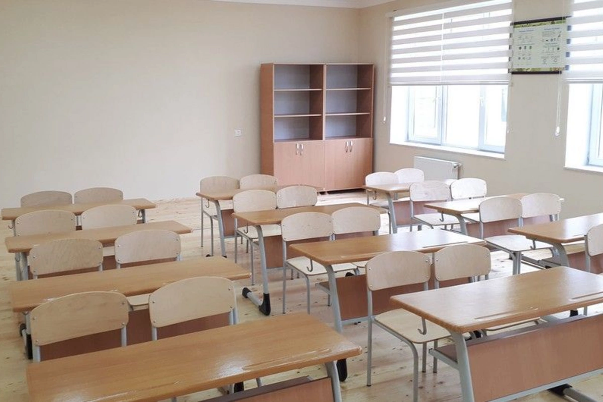 Direktorun otağında qayçı ilə sinif yoldaşına hücum edibmiş - Bakıdakı qətlin yeni təfərrüatları