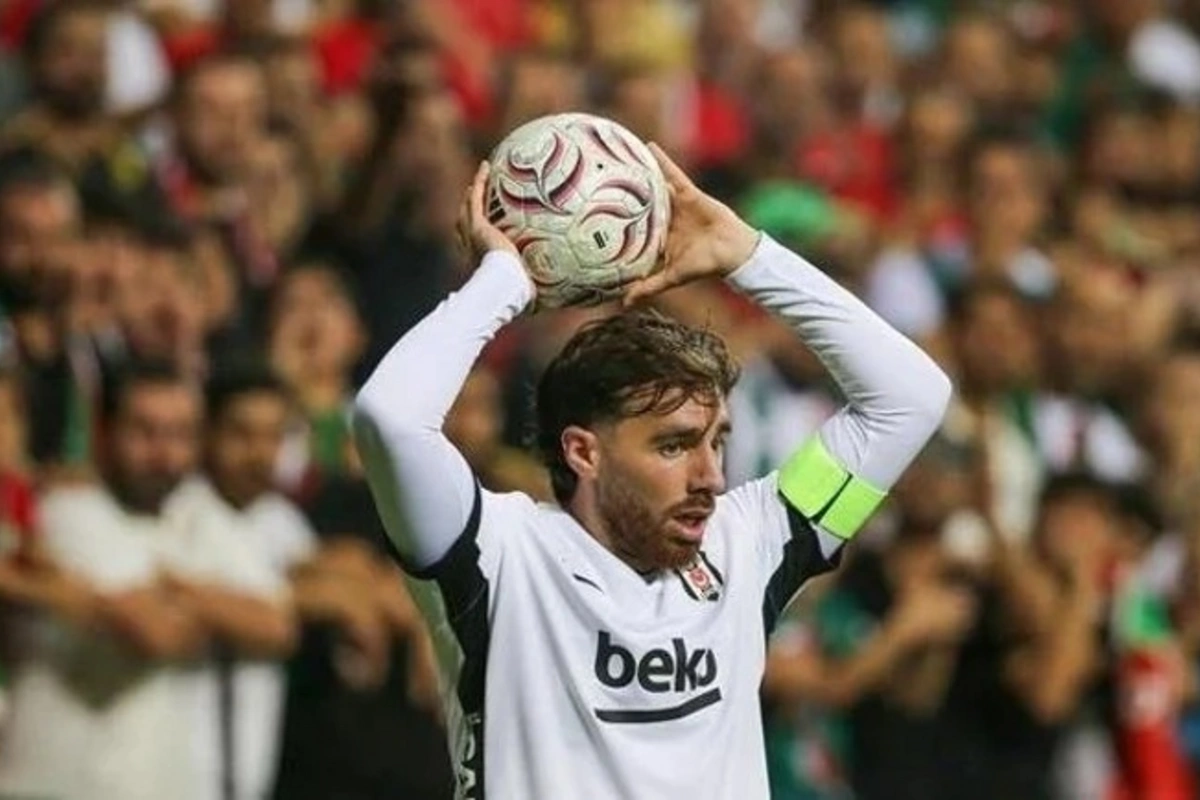 Türk futbolçunu dünya nəhəngi istəyir