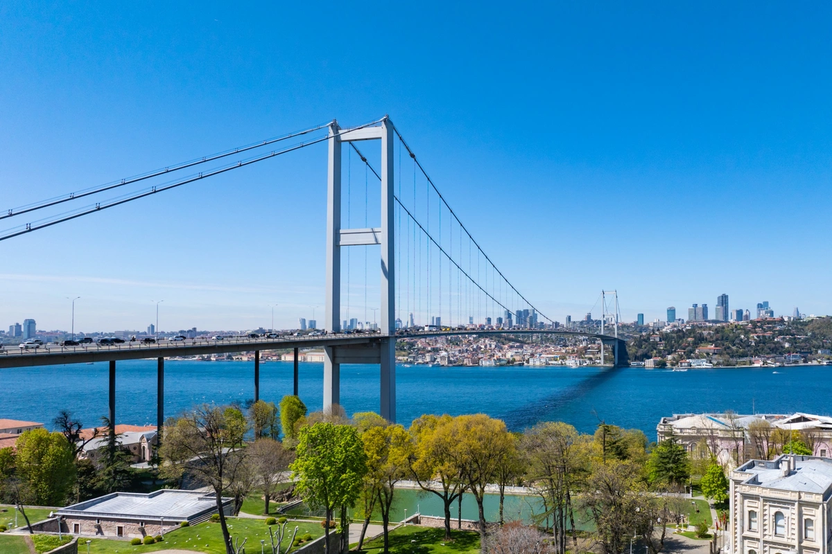 İstanbul Boğazı: İki qitənin qovuşduğu məkanda möhtəşəm yarış - FOTOLAR