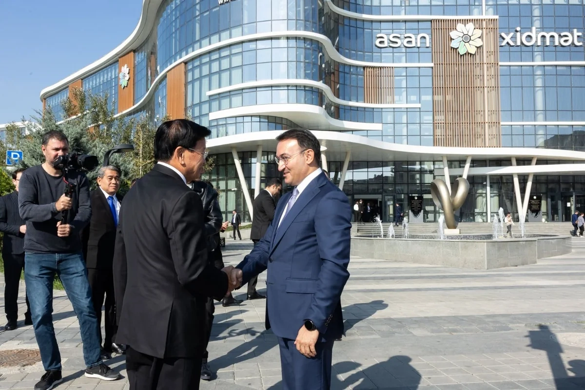 Laos Prezidenti "ASAN xidmət" mərkəzinin fəaliyyəti ilə tanış olub - FOTOLAR