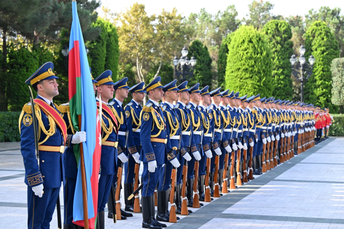Laos Prezidentinin Bakıda rəsmi qarşılanma mərasimi olub — FOTOLAR