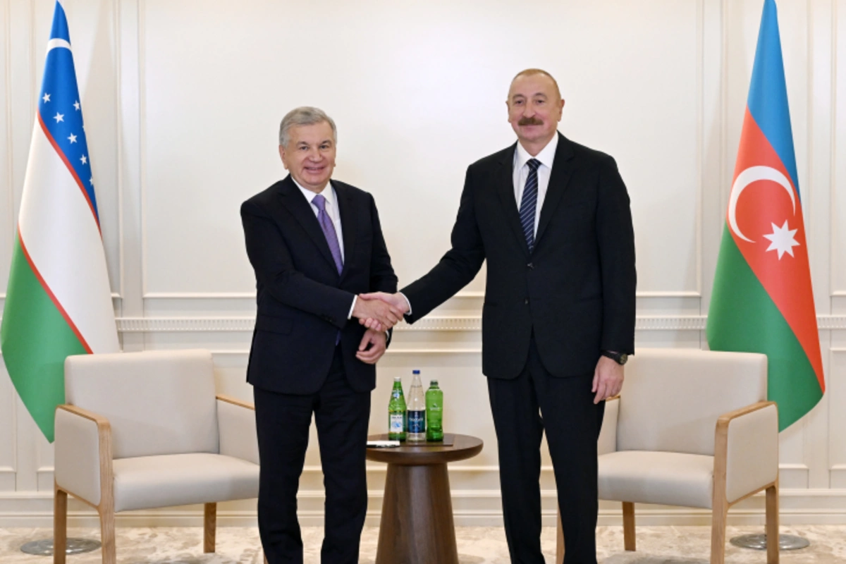 İlham Əliyev Özbəkistan Prezidenti ilə görüşüb — FOTOLAR