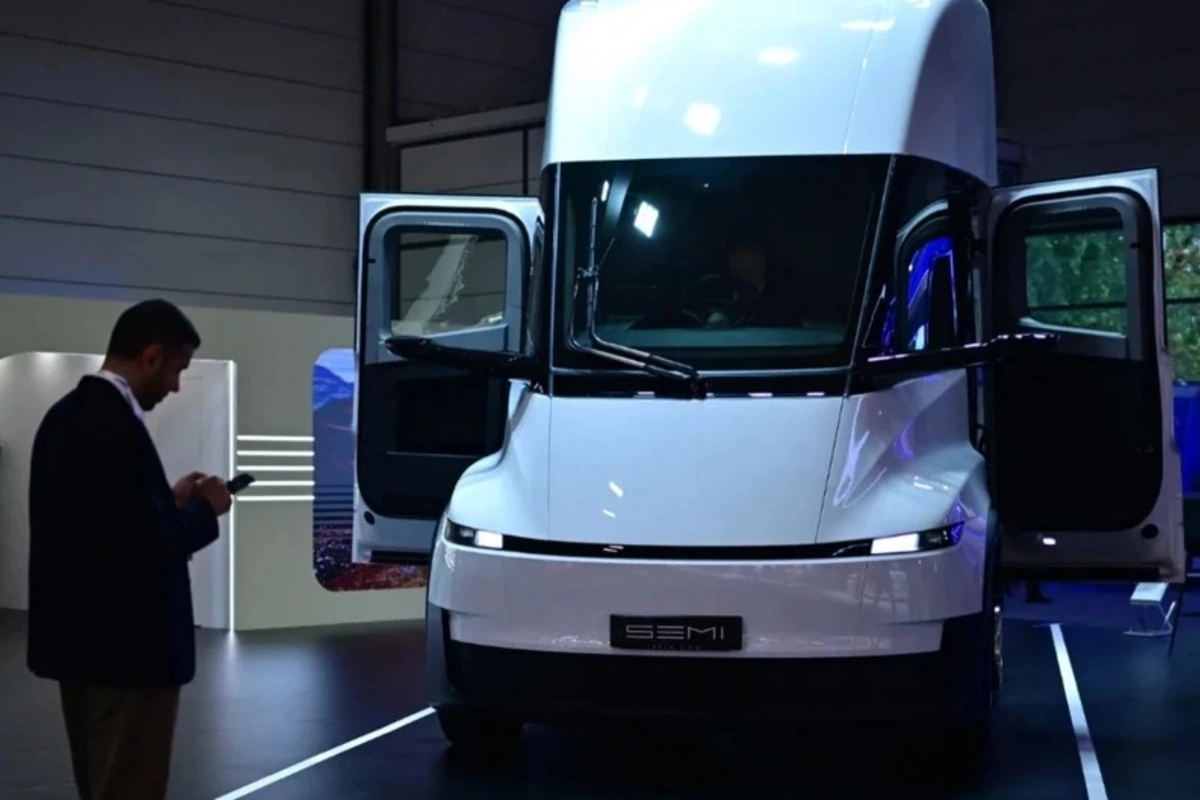 Tesla 2017-ci ildə elan etdiyi modelin kütləvi istehsalına başladı