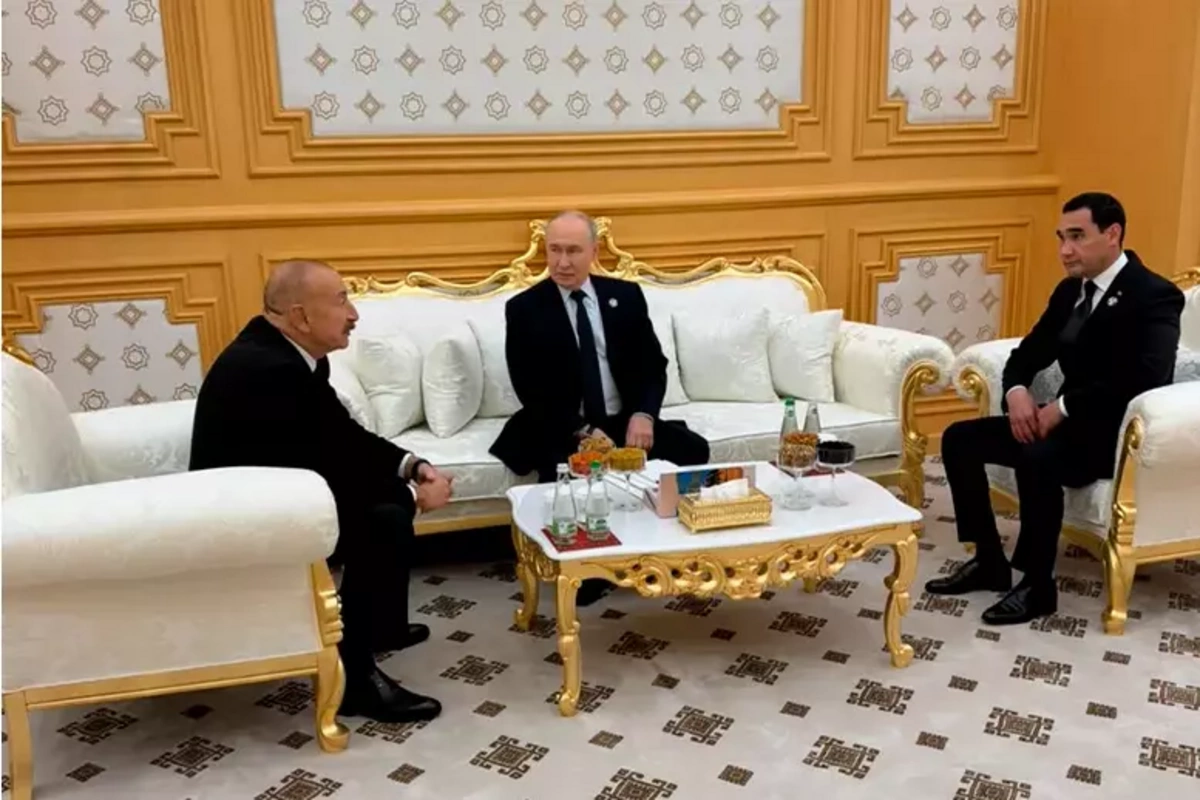 MDB dövlət başçıları görüşü çərçivəsində İlham Əliyev Vladimir Putin və Sərdar Berdiməhəmmədovla görüşüb - FOTO