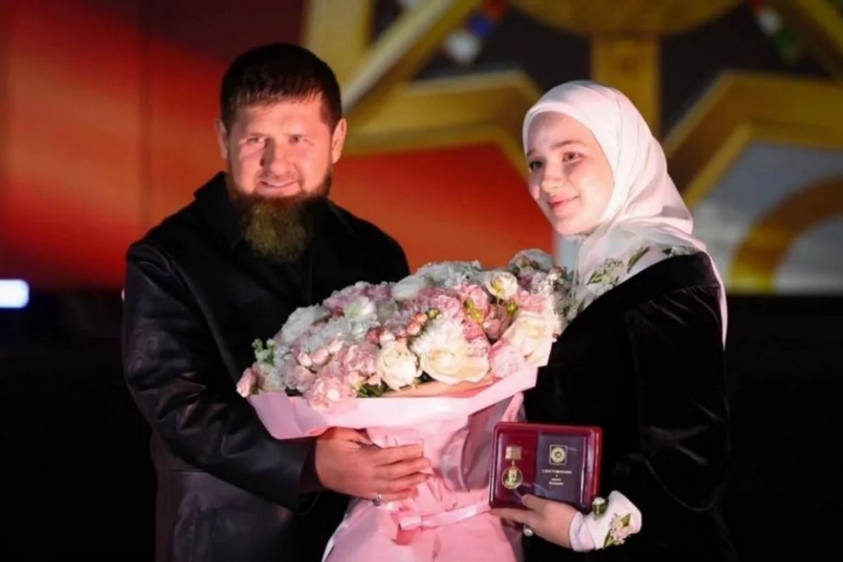Ramzan Kadrov qızını Çeçenistanın ən yüksək ordeni ilə təltif etdi