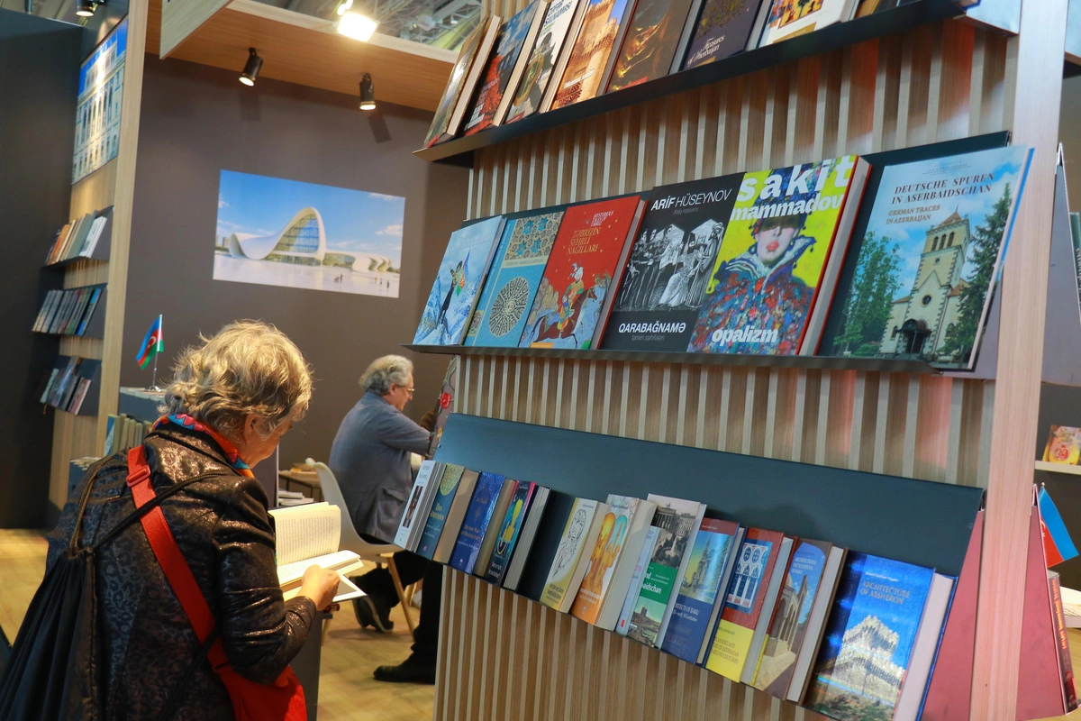 Azərbaycanın kitab mədəniyyəti 78-ci Frankfurt Beynəlxalq Kitab Sərgisində təqdim olunur - FOTOLAR