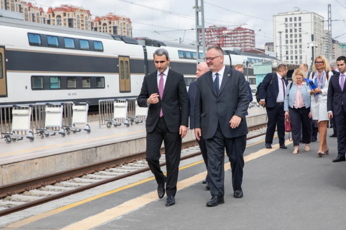 Çexiyanın nəqliyyat naziri Bakı Dəmiryol Vağzalında olub