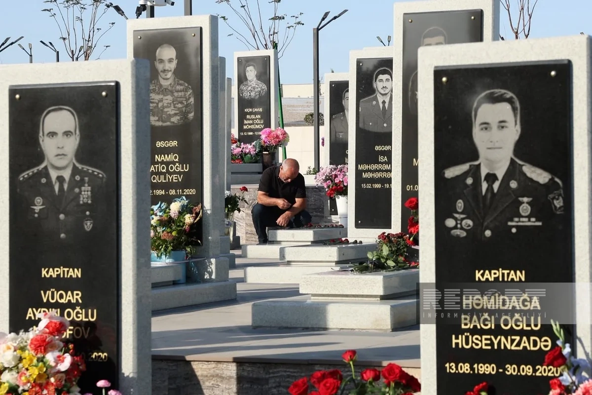Vətən müharibəsinin ildönümü ilə əlaqədar Hərbi Memorial Məzarlığa ziyarət başlayıb