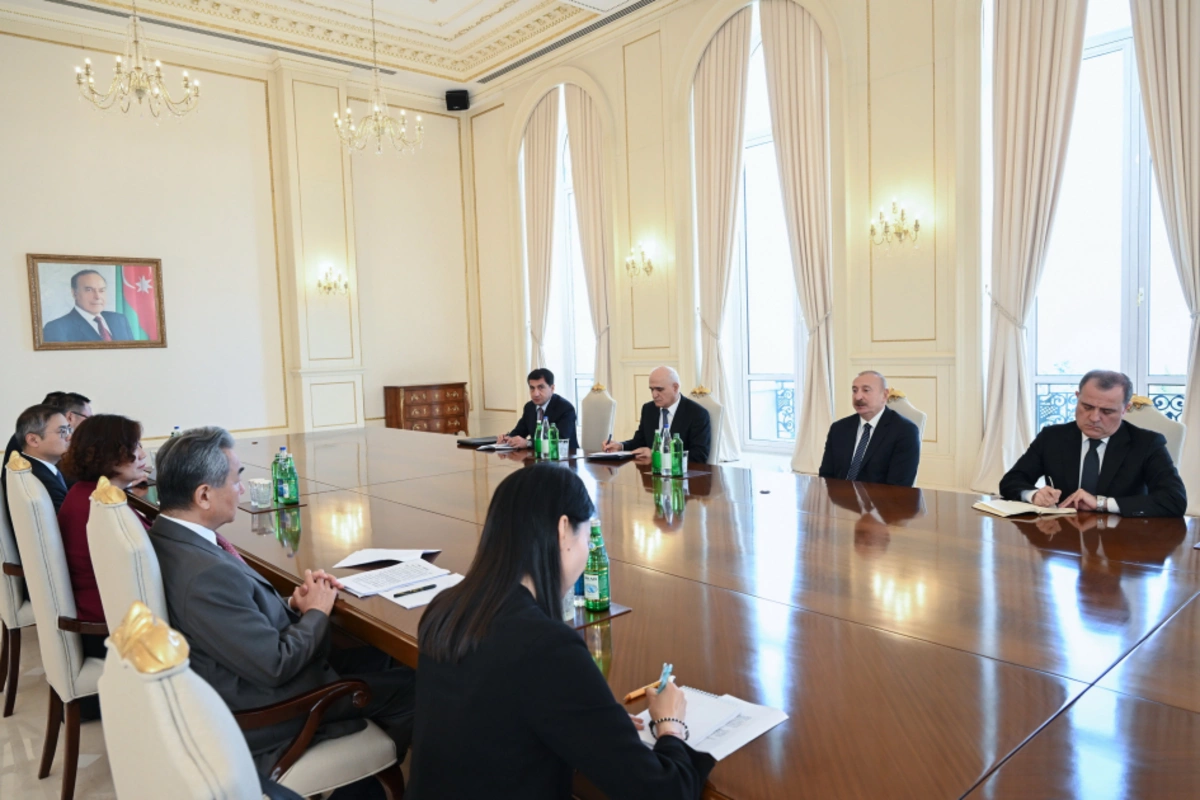 Prezident Vanq Yini qəbul etdi — FOTOLAR