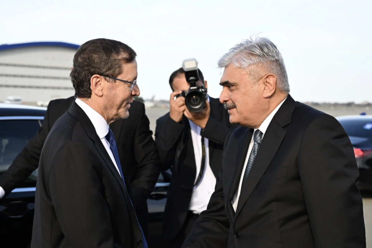 İsrail Prezidenti Azərbaycana gəldi - FOTOLAR