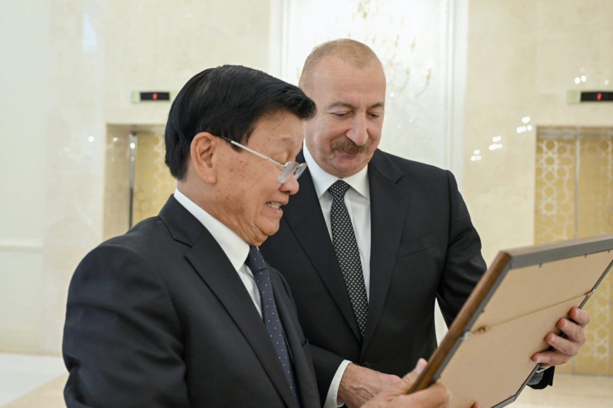 İlham Əliyevin adından Laos Prezidentinin şərəfinə rəsmi nahar verilib — FOTOLAR
