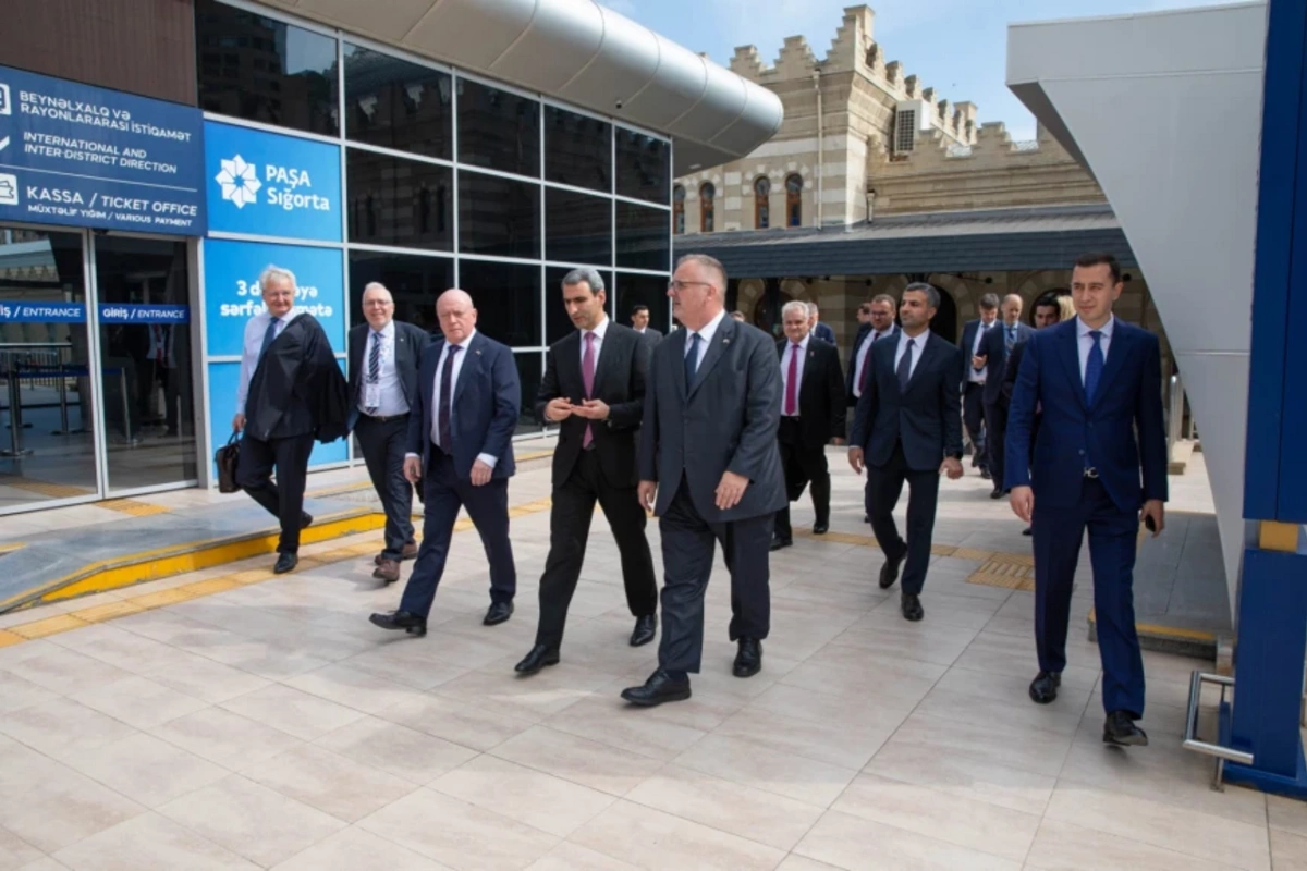 Çexiyanın nəqliyyat naziri Bakı Dəmiryol Vağzalında olub