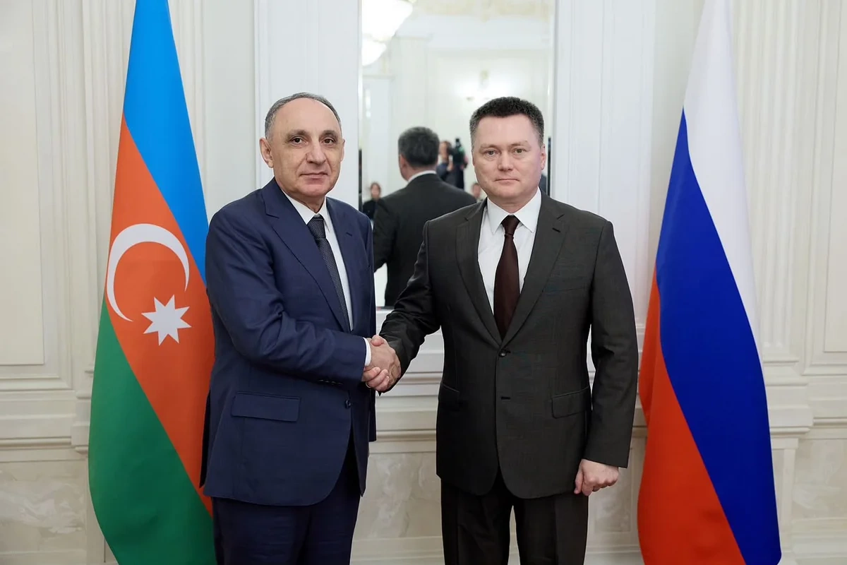 Rusiya Ali Məhkəməsinin sədrinə Azərbaycan Prokurorluğunun 100 illiyi yubiley medalı təqdim edilib
