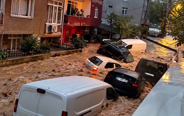 İstanbul yağışlara təslim oldu, Bakını nə gözləyir?