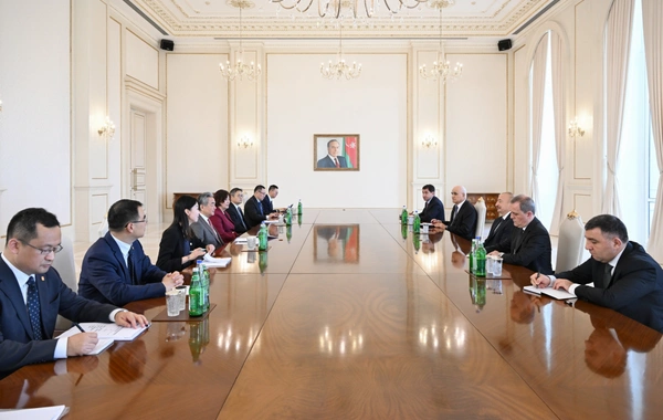 Prezident Vanq Yini qəbul etdi — FOTOLAR