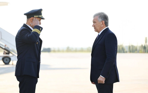 Şavkat Mirziyoyev Bakıya yola düşdü
