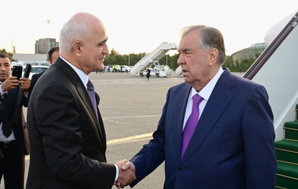 Tacikistan Prezidenti Azərbaycana səfərə gəlib — FOTO